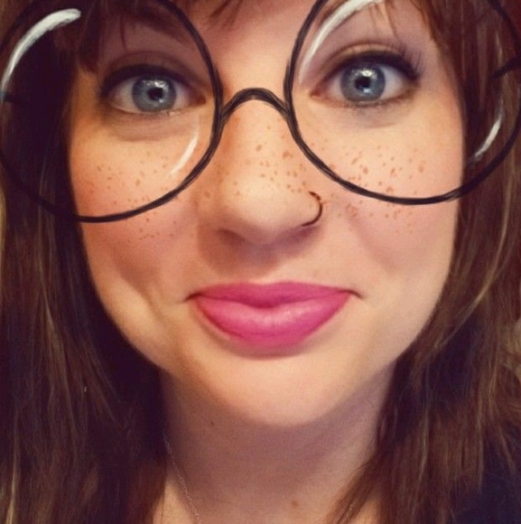 Meet your Posher, Paige - Picture 1 of 1